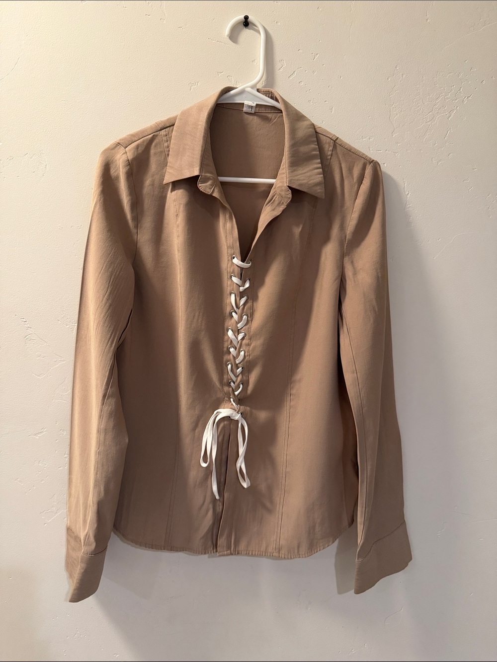 Hey Babe Long-Sleeve Collared Tie Down Shirt in Tan